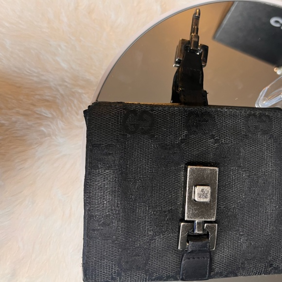 GUCCI Compact Wallet with Unbranded Silver Chain. - Picture 7 of 7